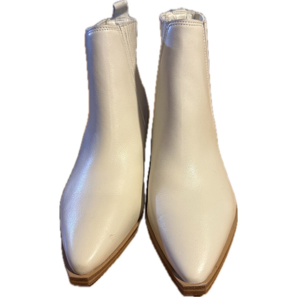Marc Fisher LTD Women's‎ Off-White Leather Booties Size 6M Casual Zip